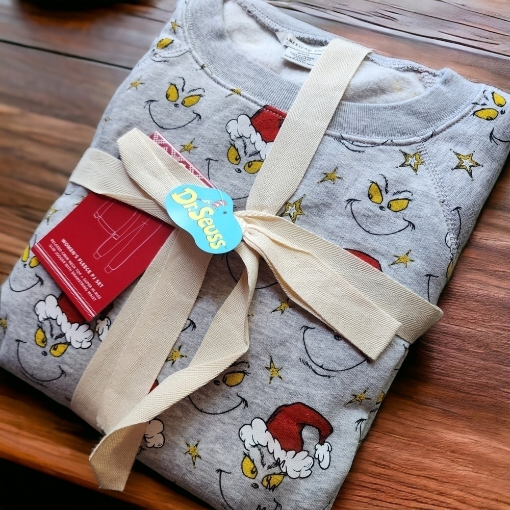 Ae | Grinch Christmas Pajama Set Gray Crew Neck Sweatshirt & Hi-Rise Joggers S